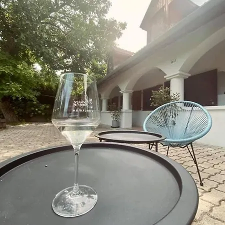 Nyaraló Hortenziás Ház